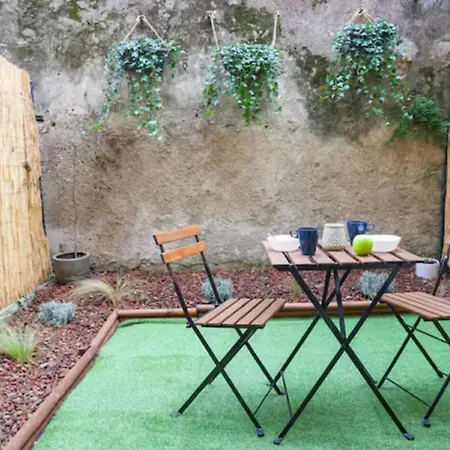 Cocon Climatise Et Terrasse Centre A 5 Min A Pieds ヴァランス